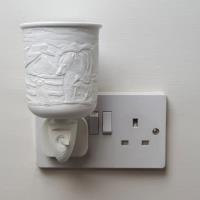 Cello Polar Bear Porcelain Plug In Wax Melt Warmer Extra Image 2 Preview
